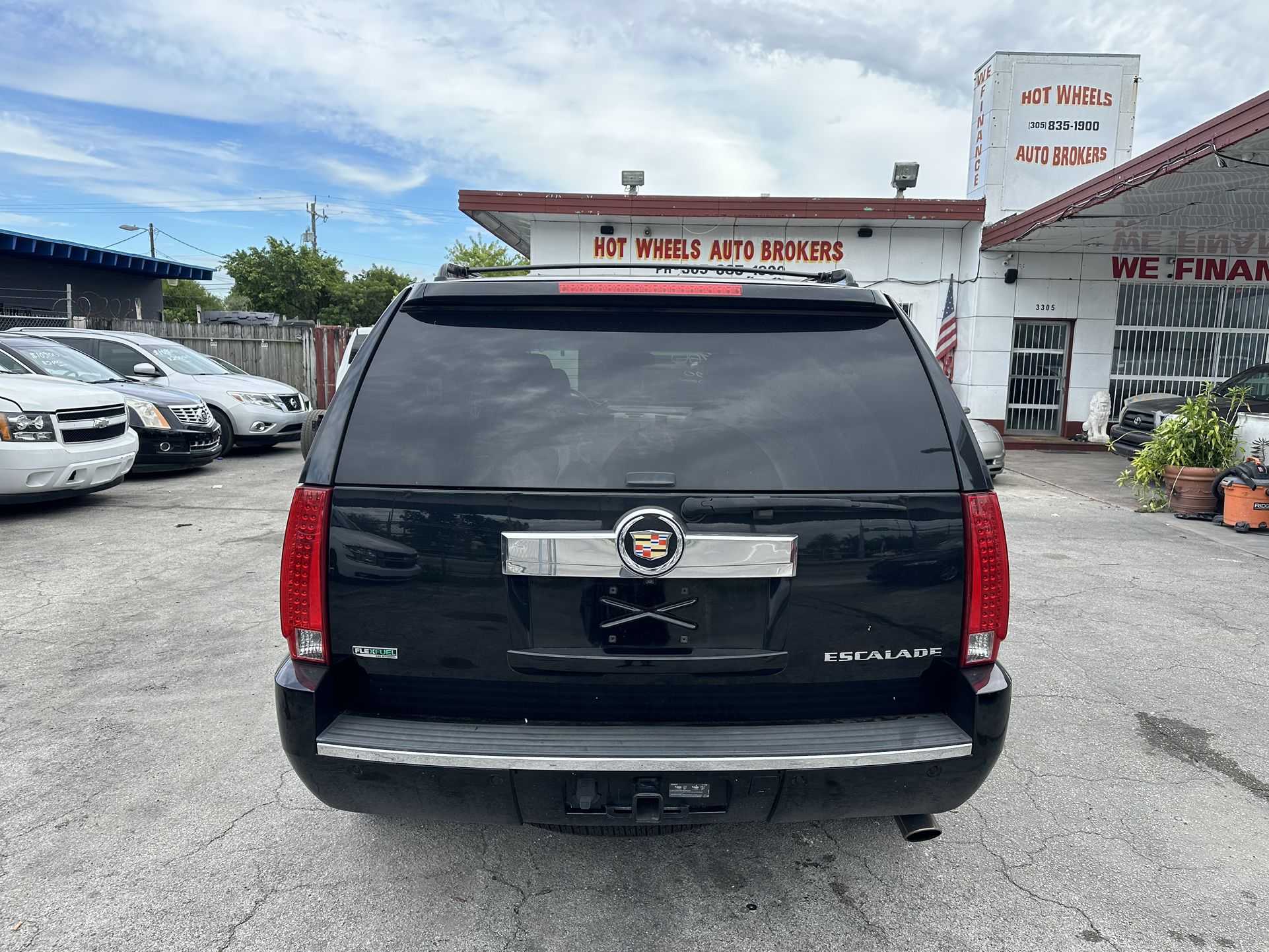 used 2012 cadillac escelade - back view