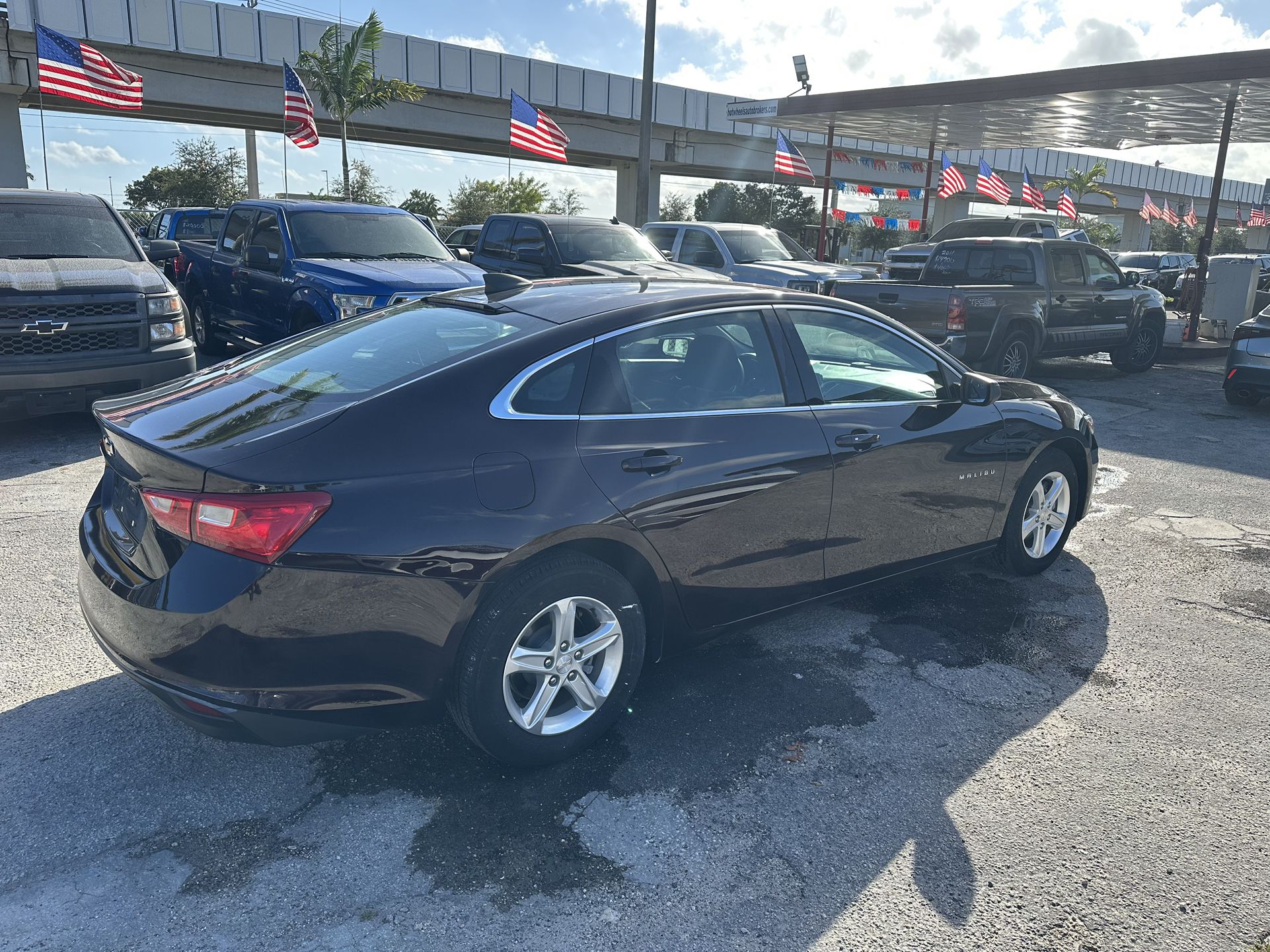used 2018 chevy malibu - front view 2