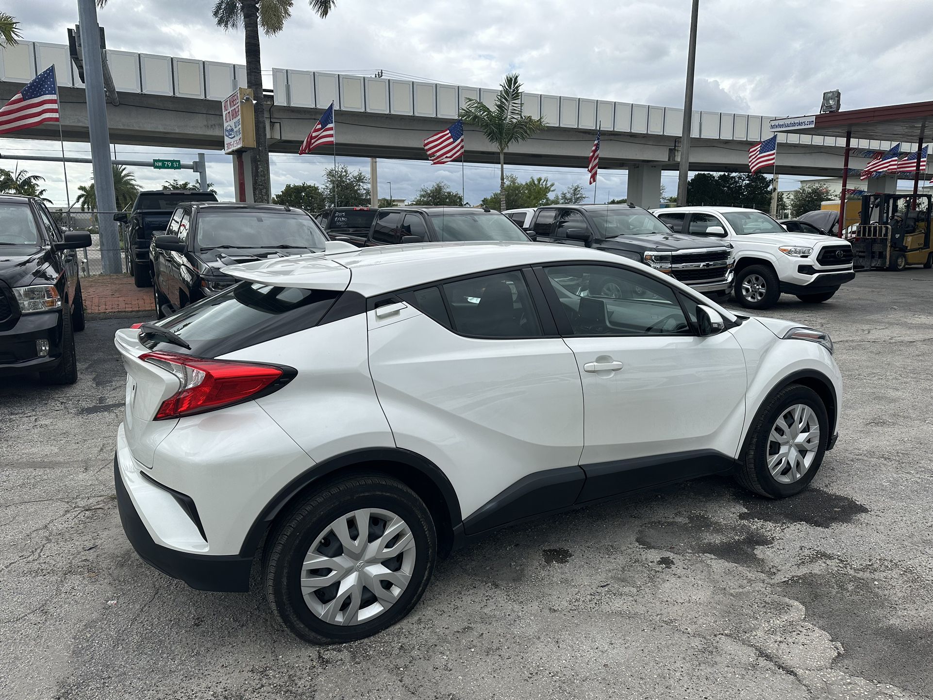 used 2021 toyota chr - back view
