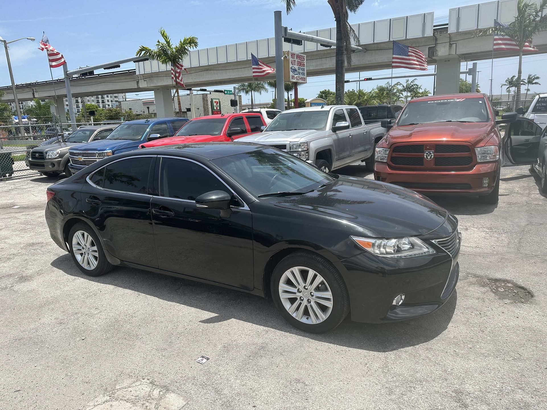 used 2014 lexus ES 350 - front view 3