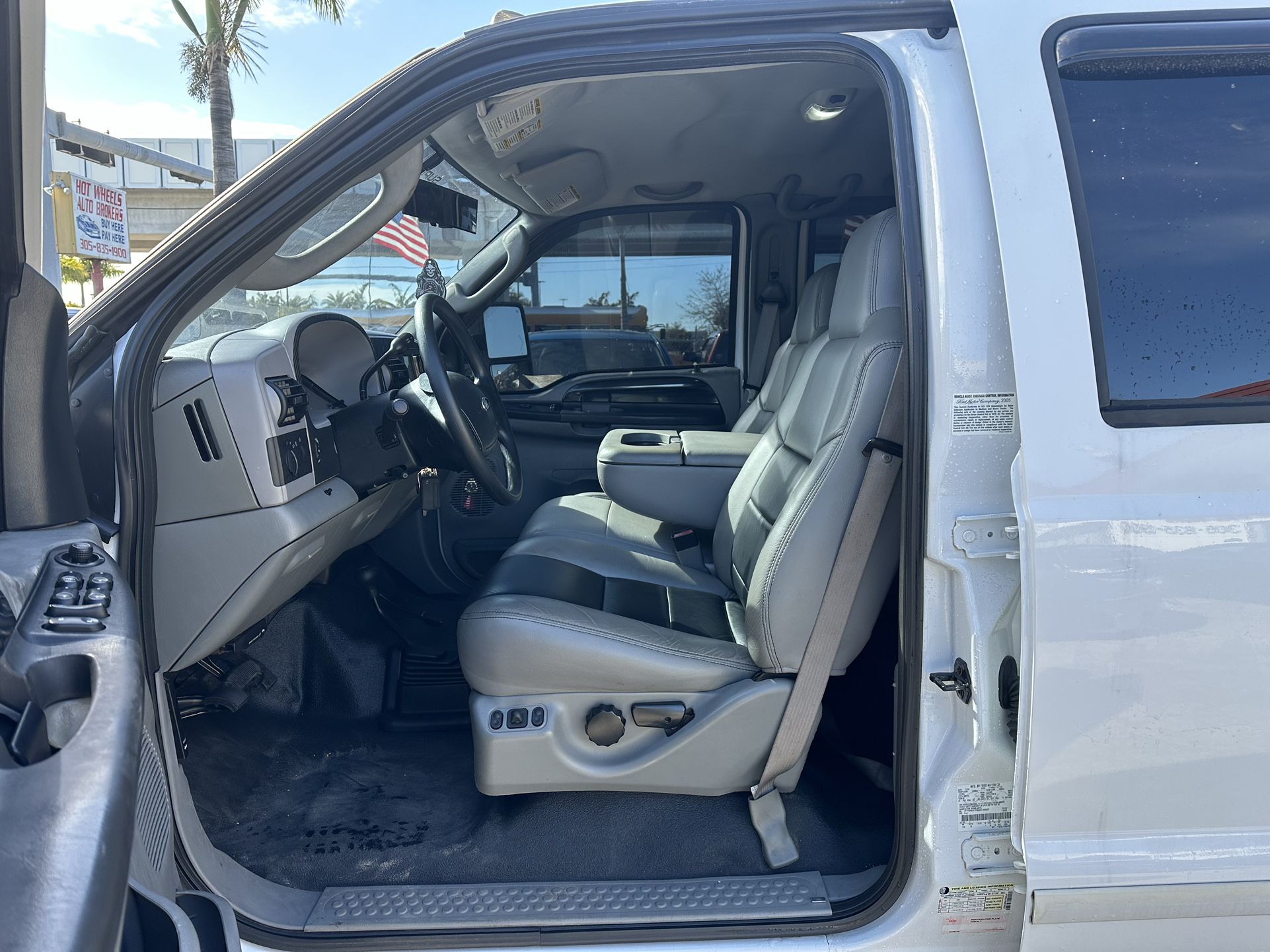 used 2006 ford F -350. Super Duty - interior view 2