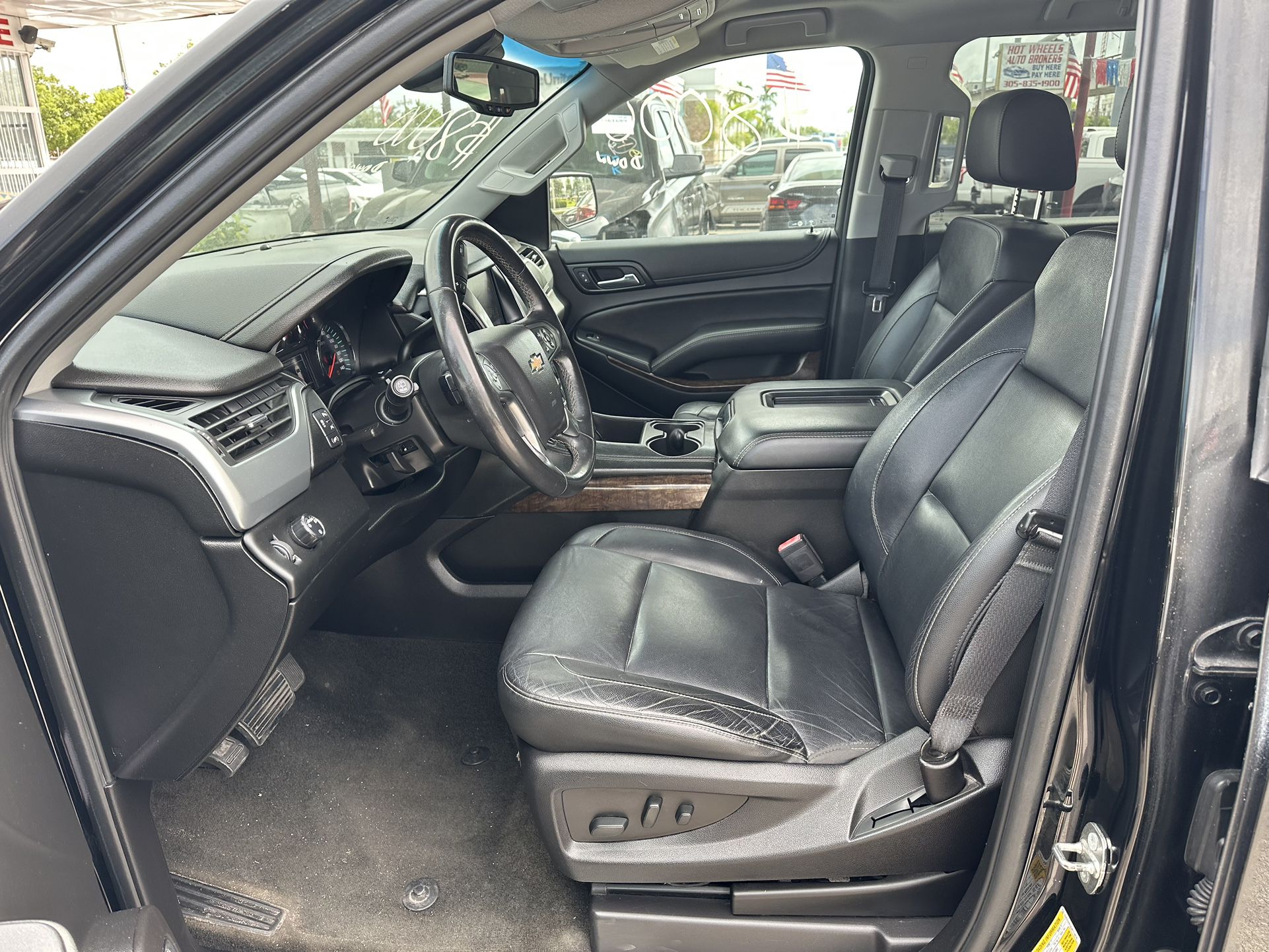 used 2018 Chevy Suburban Black - interior view 1
